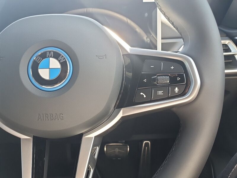 More views of BMW i4