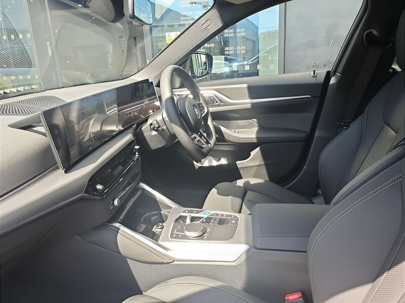 More views of BMW i4