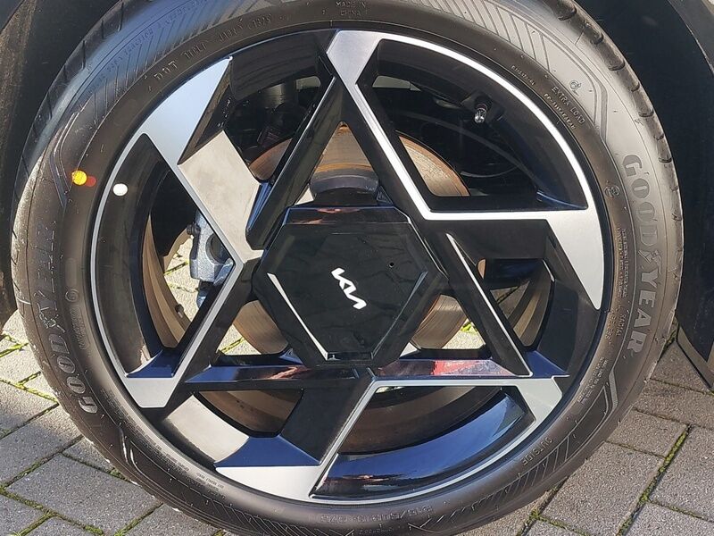 More views of Kia EV4