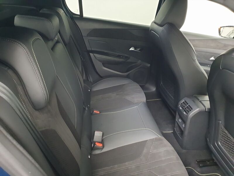 More views of Peugeot 308