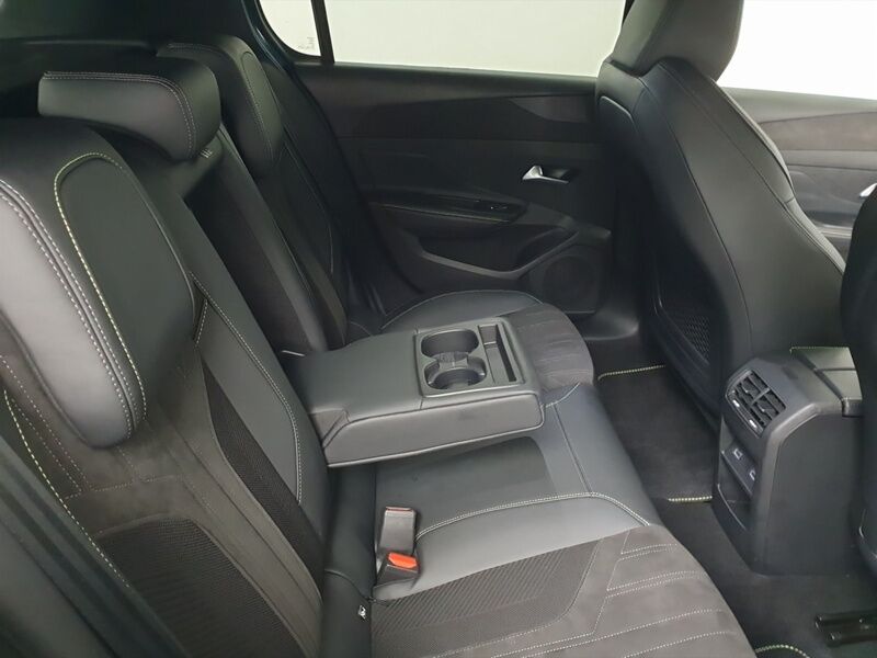 More views of Peugeot 308