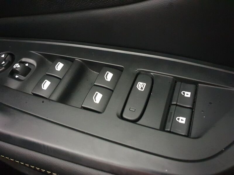 More views of Peugeot 308