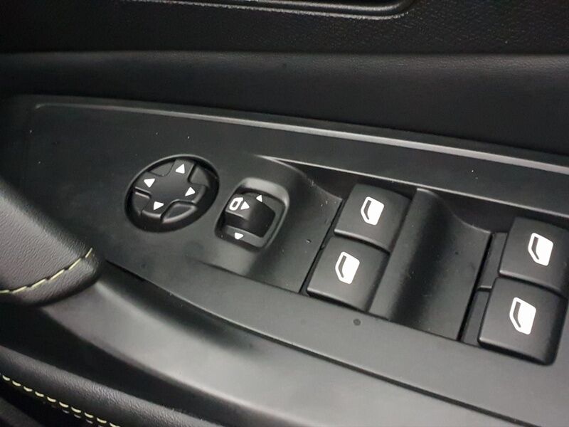 More views of Peugeot 308