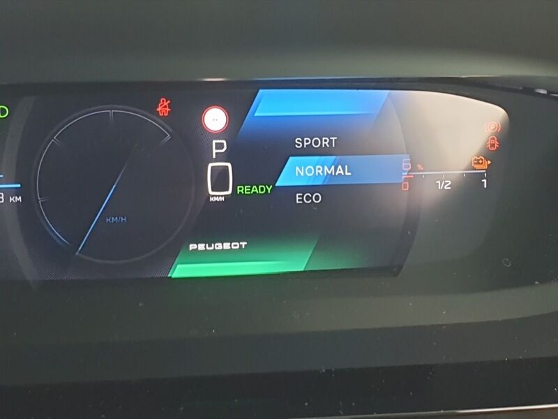 More views of Peugeot 308