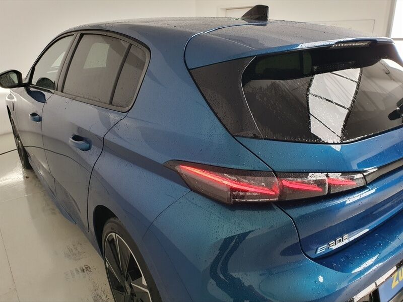 More views of Peugeot 308