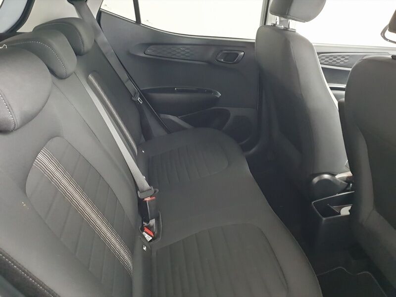 More views of Hyundai i10