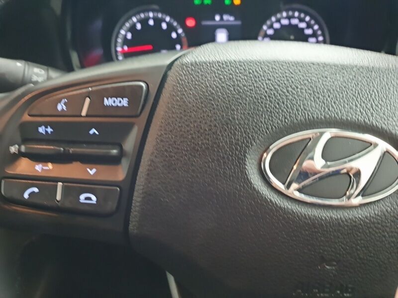 More views of Hyundai i10