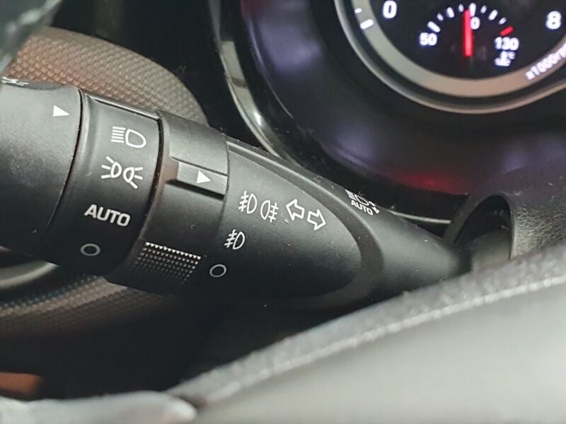 More views of Hyundai i10