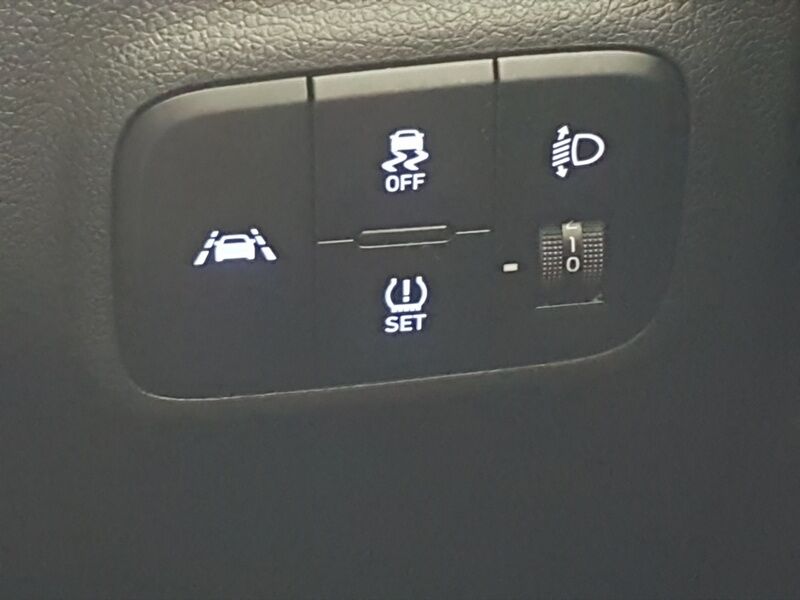 More views of Hyundai i10