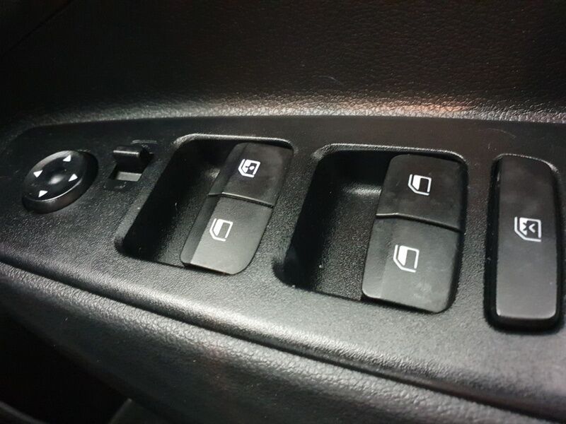 More views of Hyundai i10