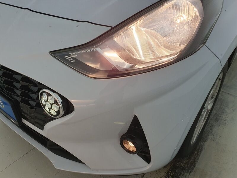 More views of Hyundai i10