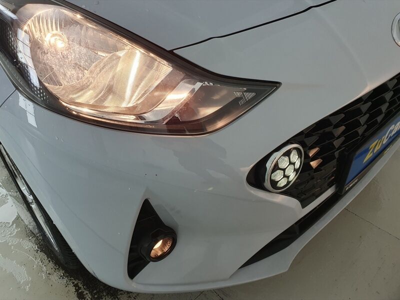 More views of Hyundai i10