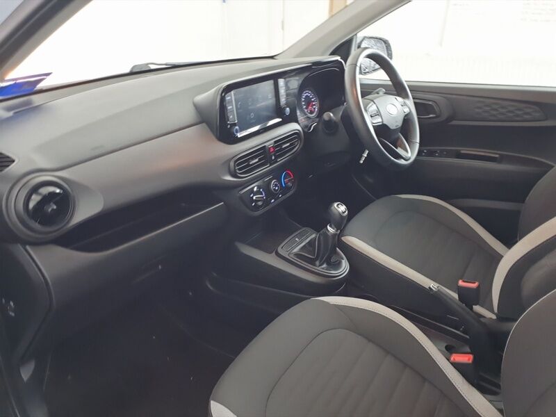 More views of Hyundai i10