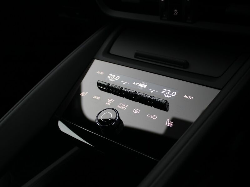 More views of Porsche Macan