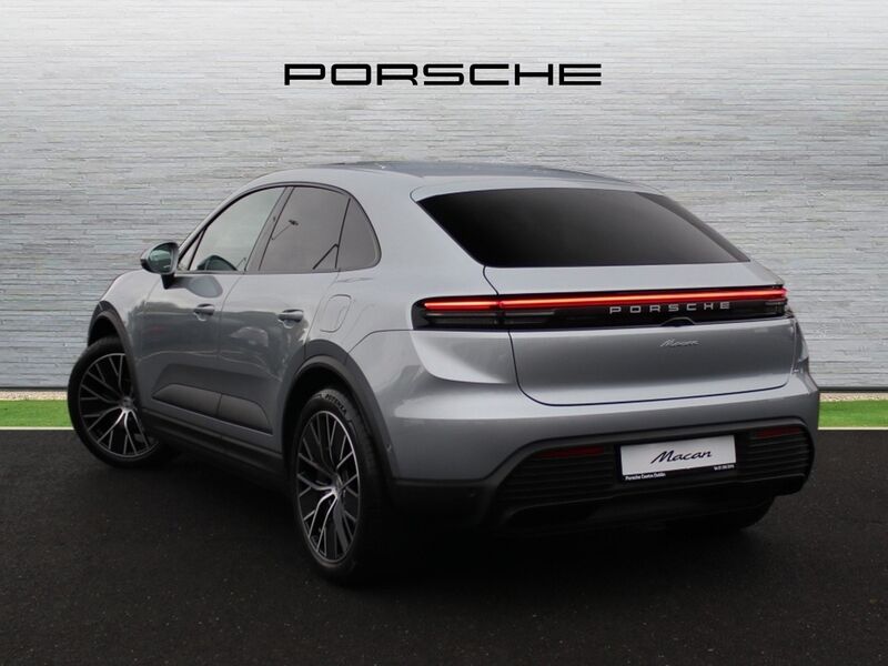 More views of Porsche Macan