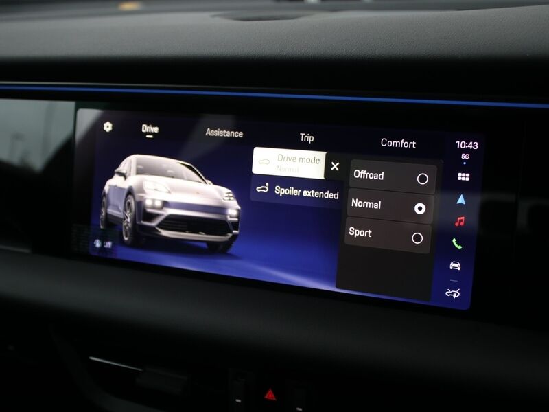 More views of Porsche Macan