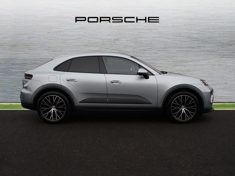 More views of Porsche Macan