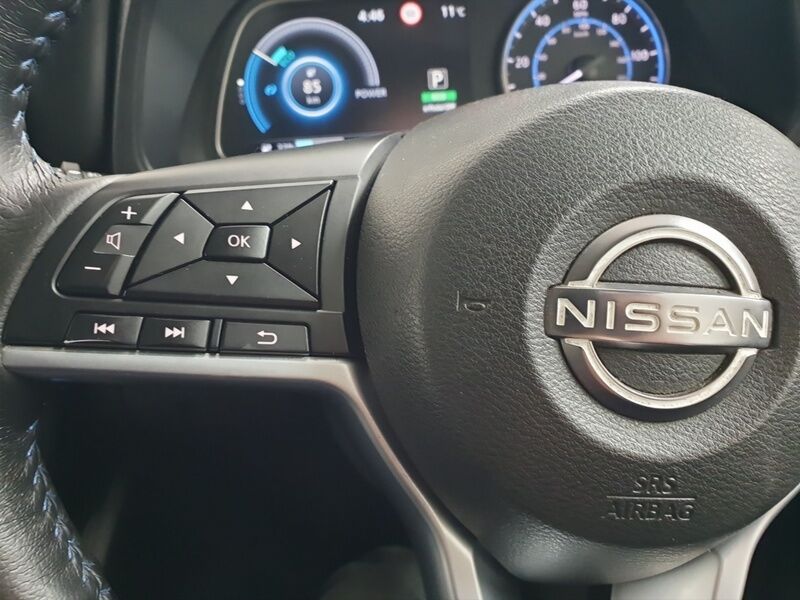 More views of Nissan Leaf