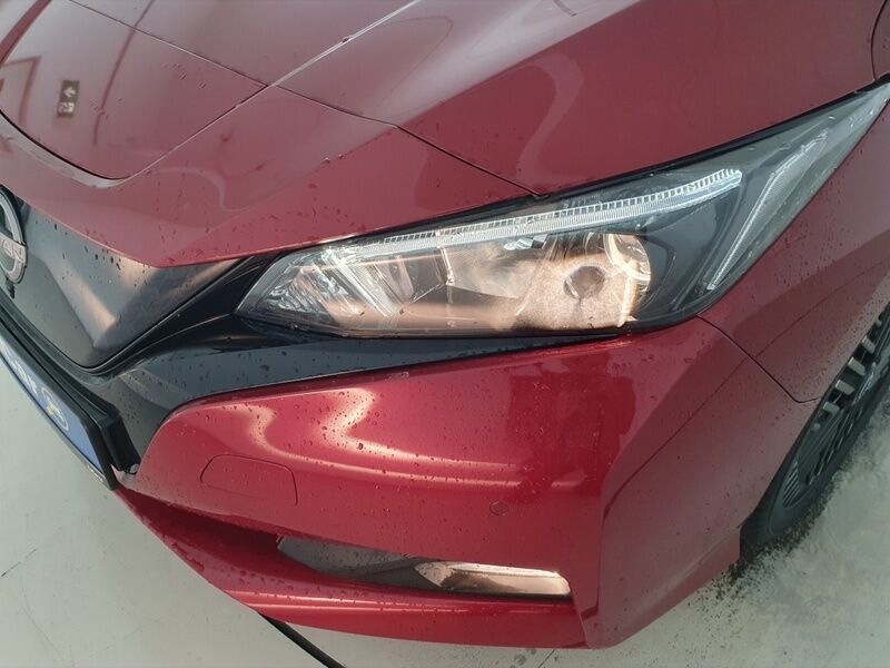 More views of Nissan Leaf