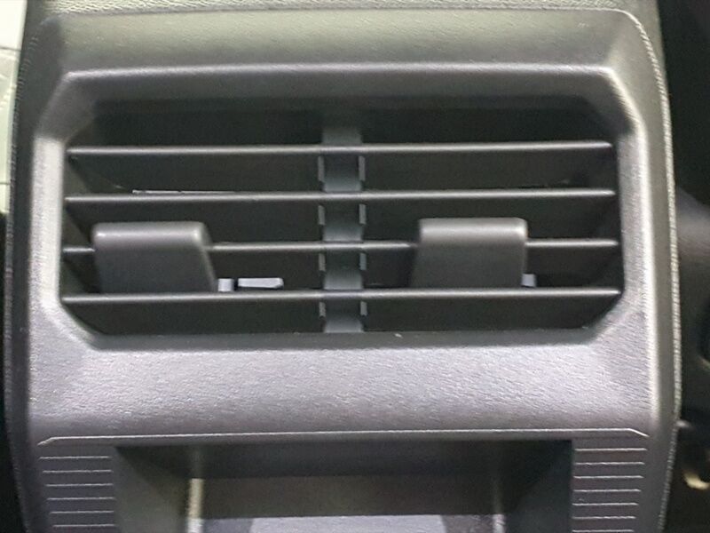 More views of Peugeot 3008