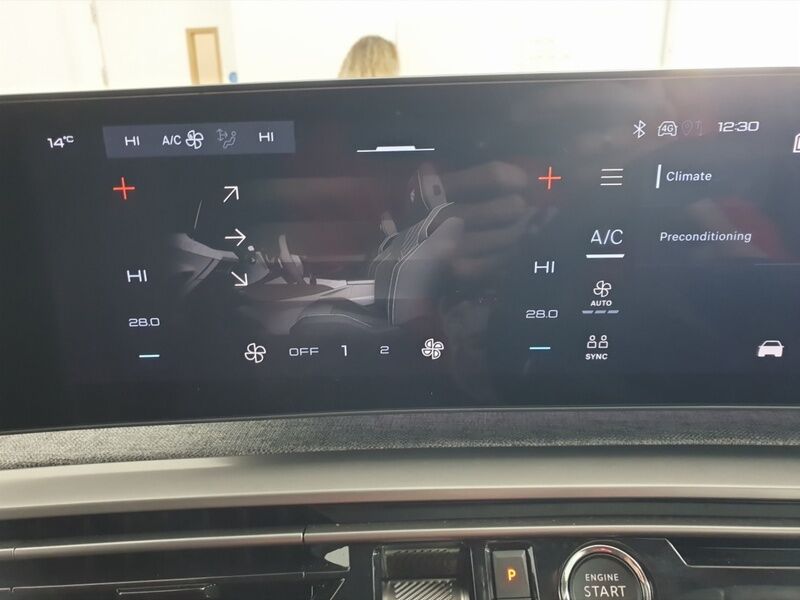 More views of Peugeot 3008