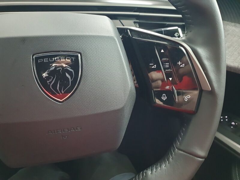 More views of Peugeot 3008