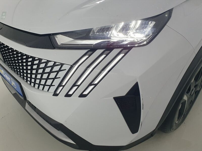 More views of Peugeot 3008