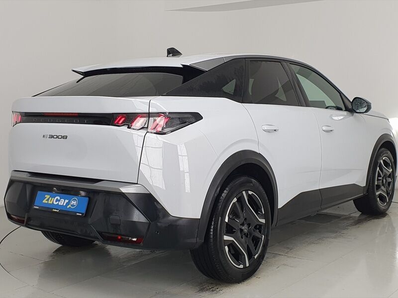 More views of Peugeot 3008