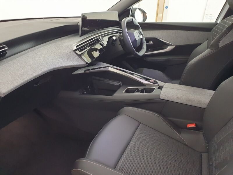 More views of Peugeot 3008