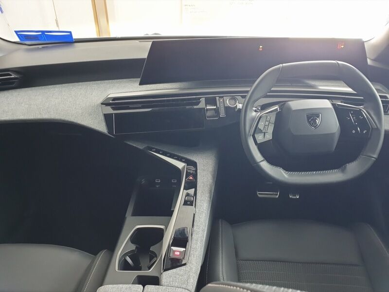 More views of Peugeot 3008