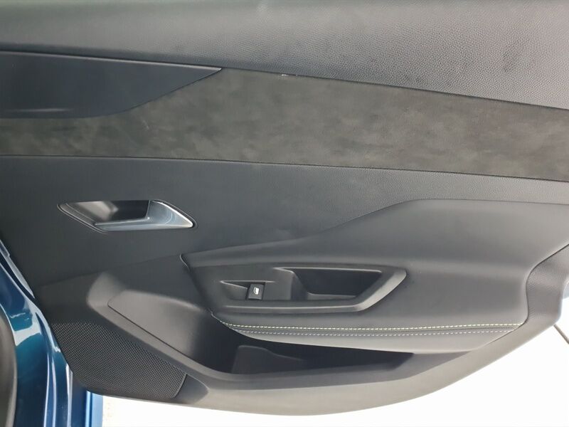 More views of Peugeot 308