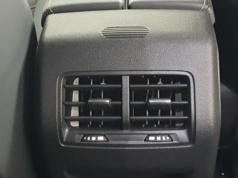 More views of Peugeot 308