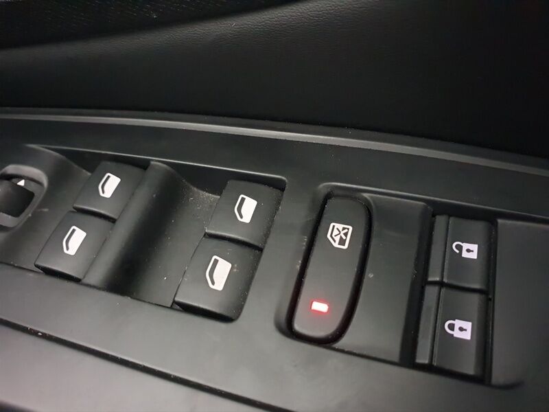 More views of Peugeot 308