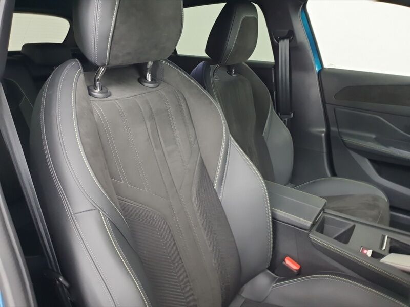 More views of Peugeot 308