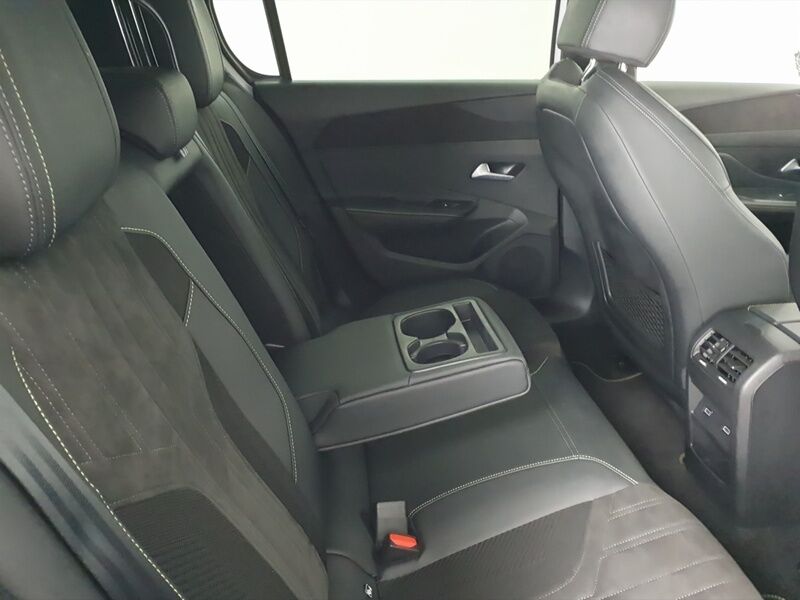 More views of Peugeot 308