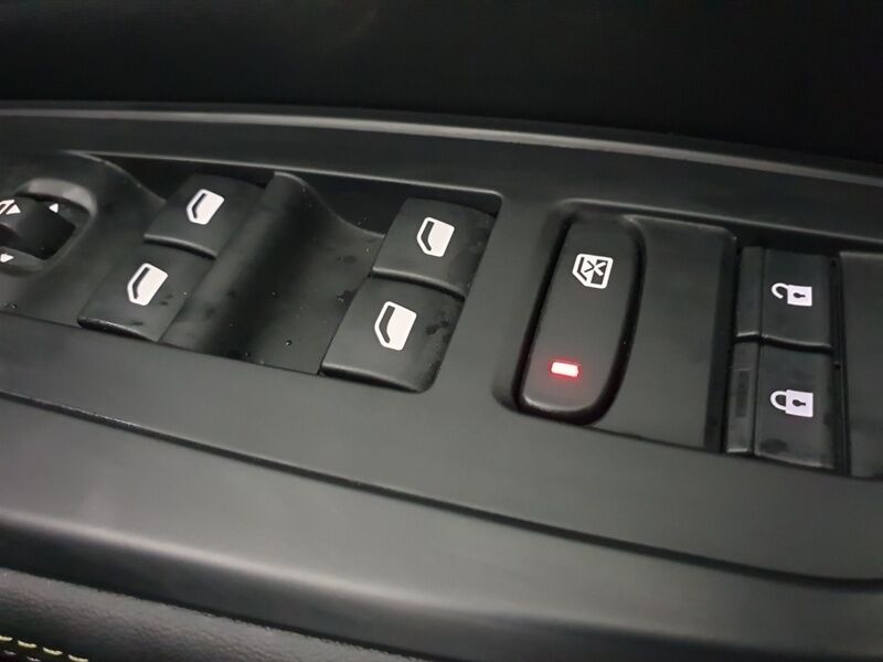 More views of Peugeot 308