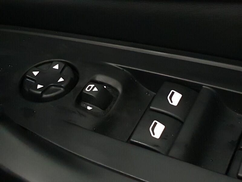 More views of Peugeot 308