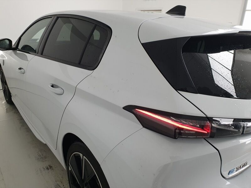 More views of Peugeot 308