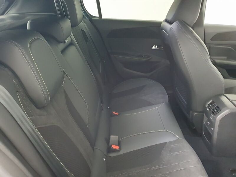 More views of Peugeot 308