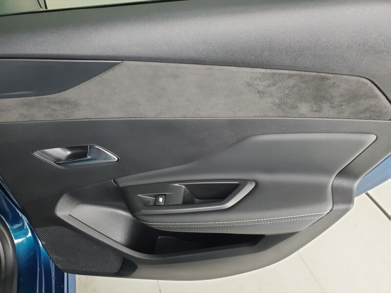 More views of Peugeot 308