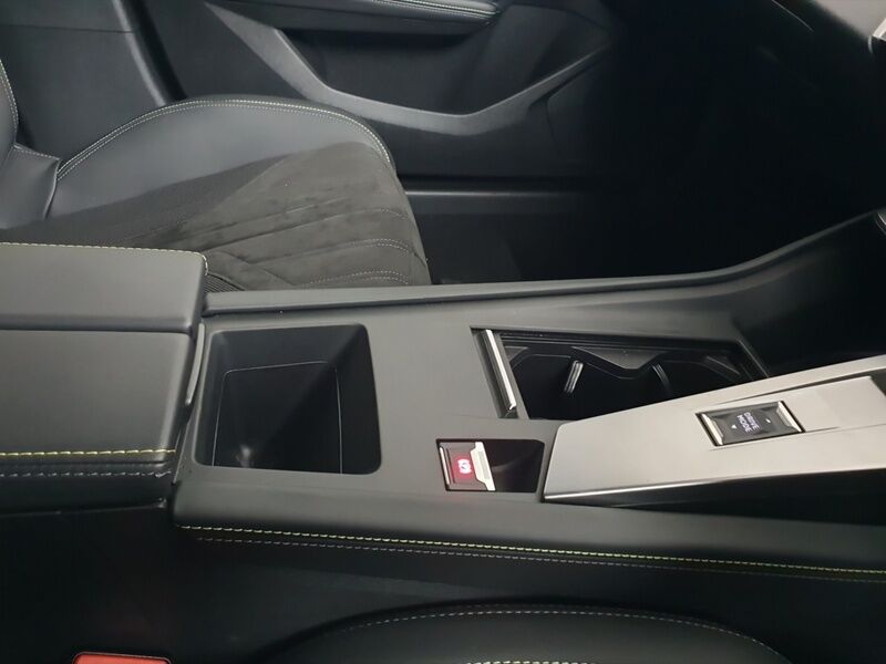 More views of Peugeot 308