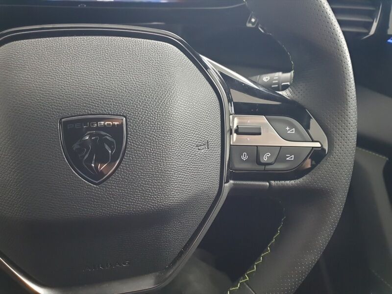 More views of Peugeot 308