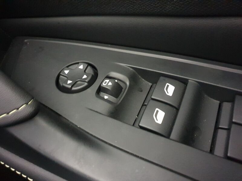 More views of Peugeot 308