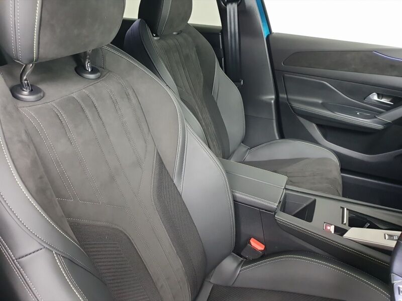 More views of Peugeot 308