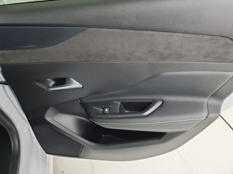 More views of Peugeot 308