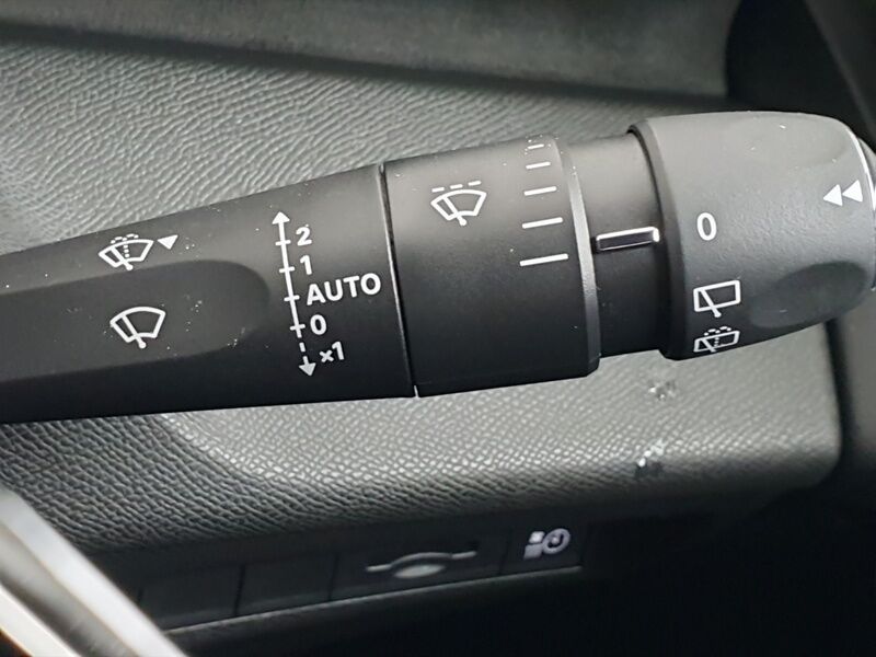 More views of Peugeot 308