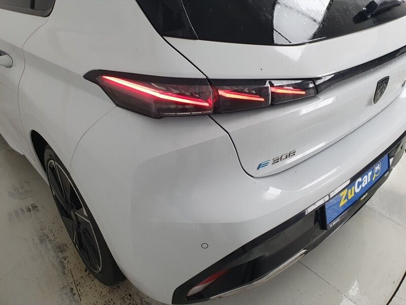 More views of Peugeot 308