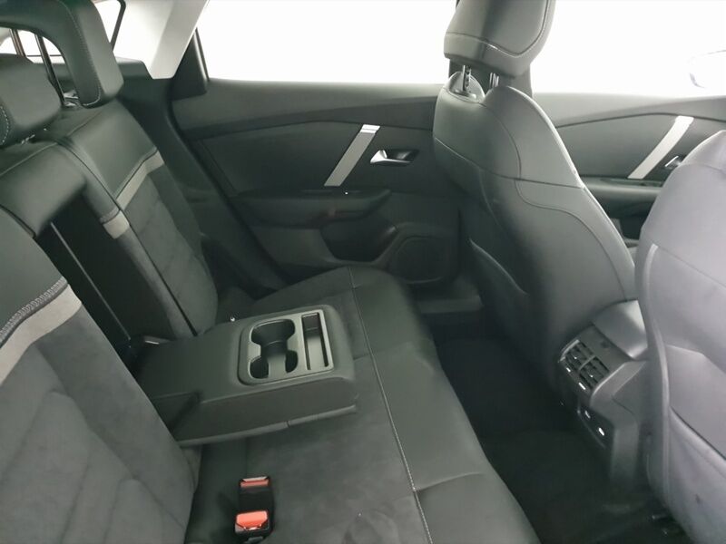 More views of Citroen e-C4