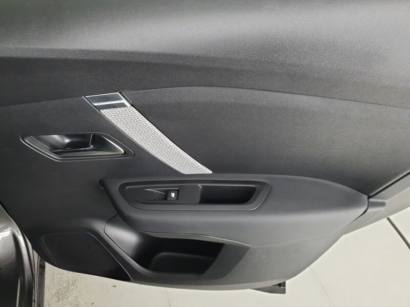 More views of Citroen e-C4