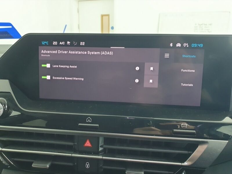 More views of Citroen e-C4